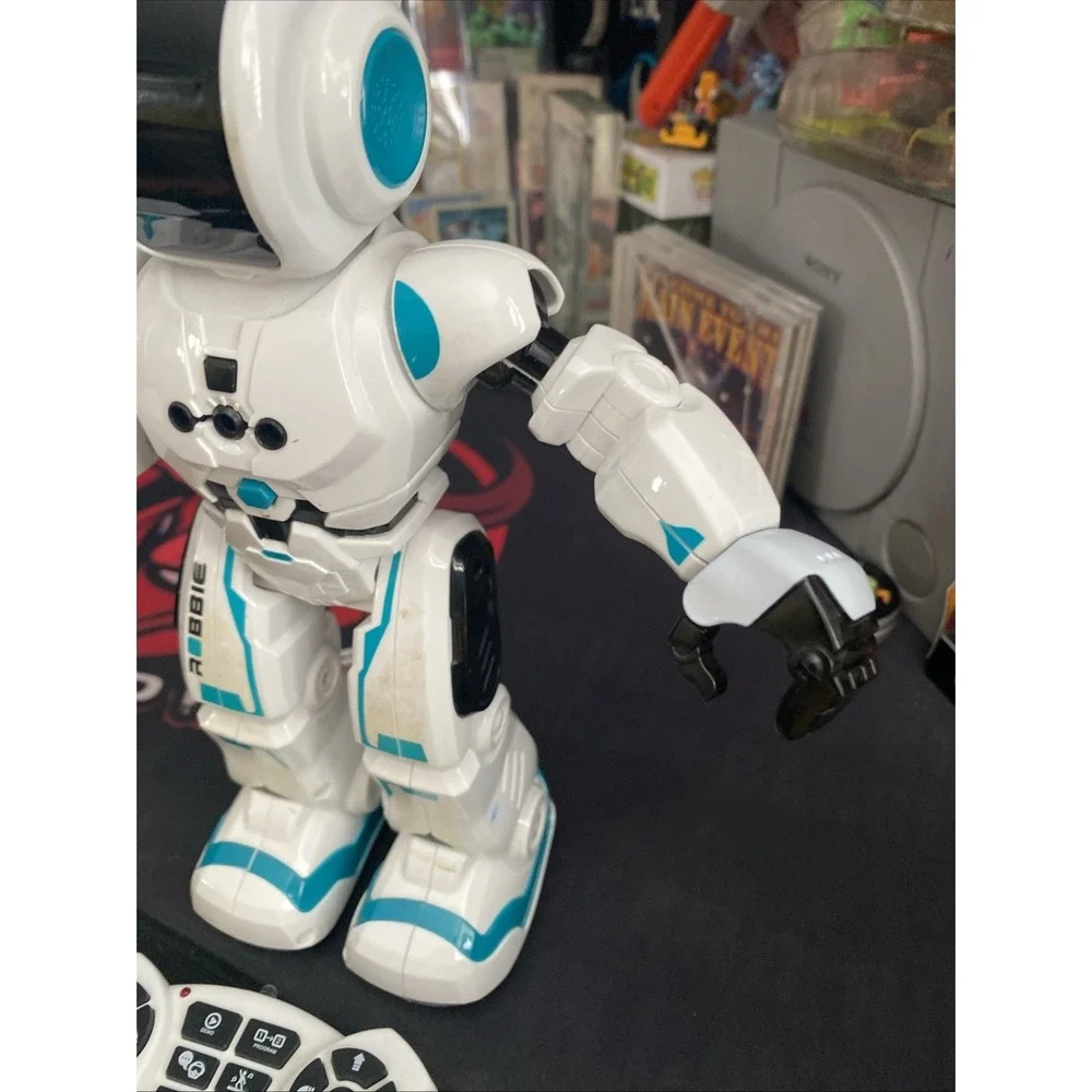 Xtrem Boots Robbie Remote Control Robot Works Great Dances Talks D3